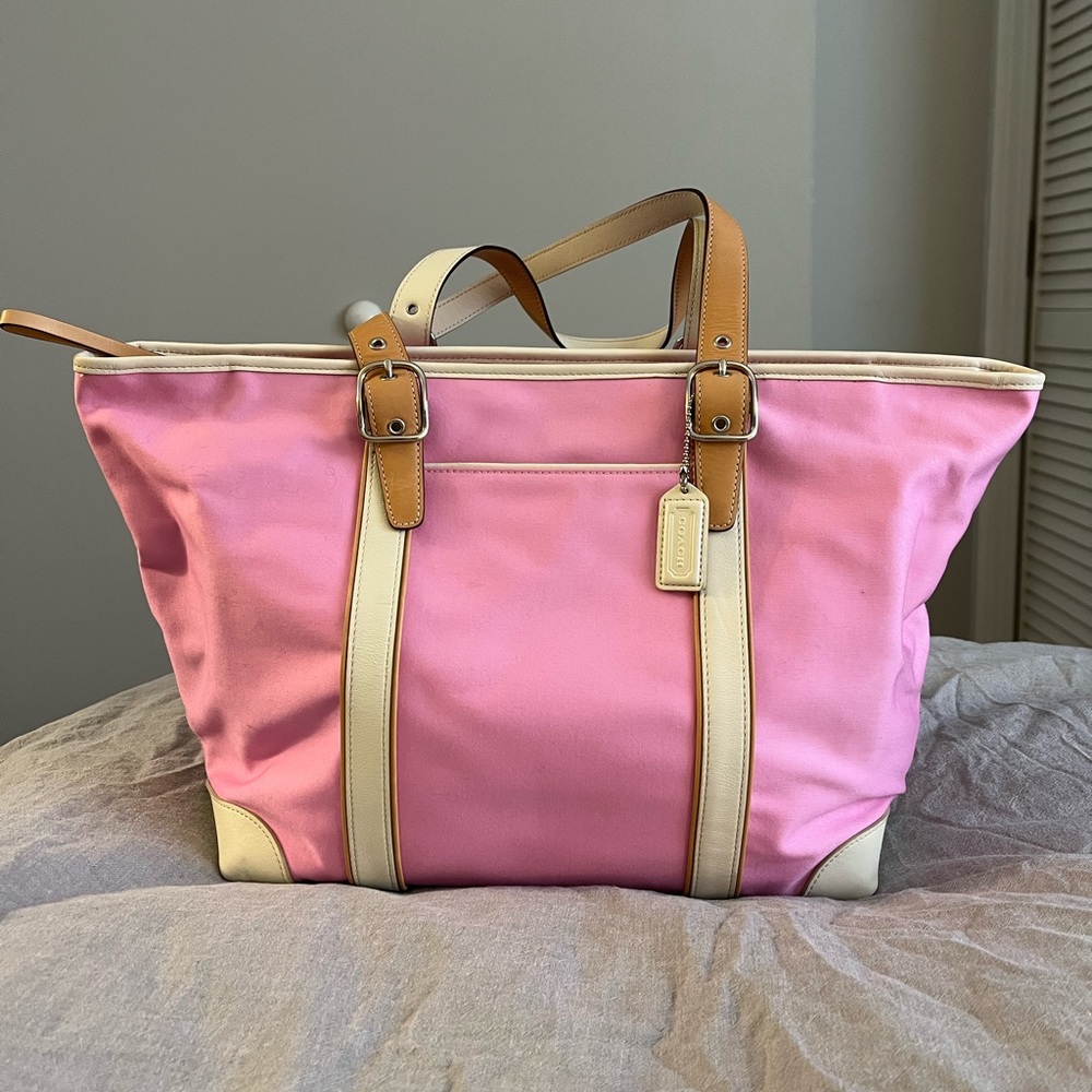 LIKE BRAND NEW Coach Purse